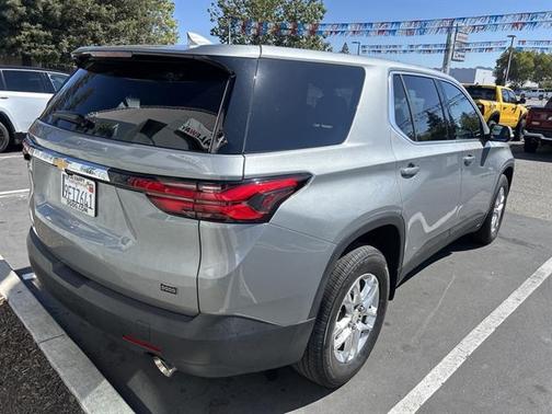 2023 Chevrolet Traverse LS