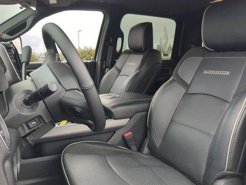 2024 RAM 2500 Laramie Crew Cab 4x4 6'4' Box