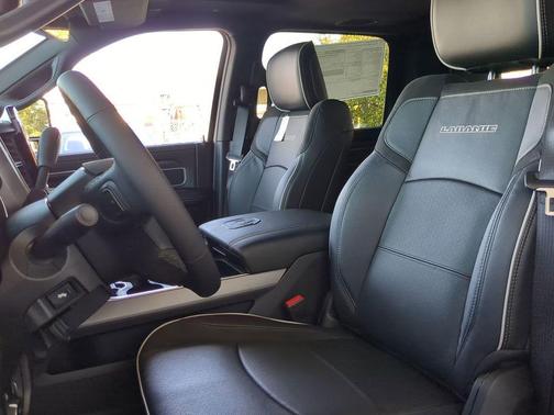 2026 RAM 2500 Laramie Crew Cab 4x4 8' Box