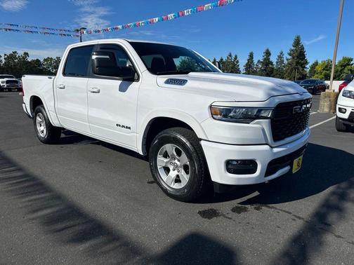 Bright White Clearcoat 2025 RAM 1500 Big Horn/Lone Star
