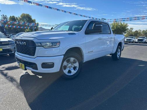 Bright White Clearcoat 2025 RAM 1500 Big Horn/Lone Star