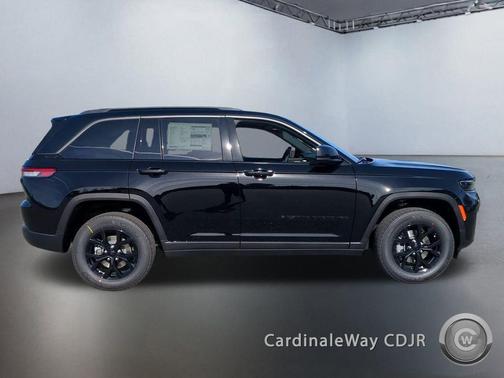 2026 Jeep Grand Cherokee Altitude