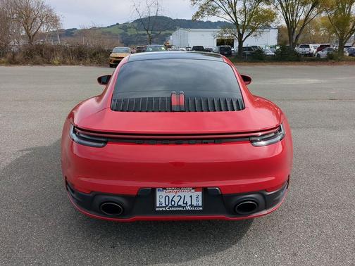 2021 Porsche 911 Carrera 4
