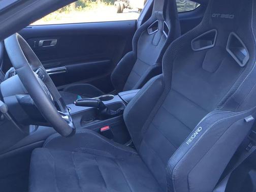 2016 Ford Shelby GT350 Base