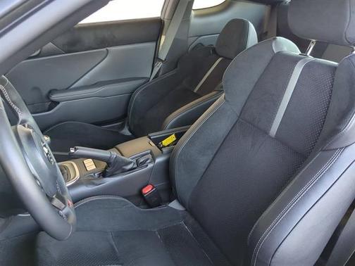 2025 Toyota GR86 Premium