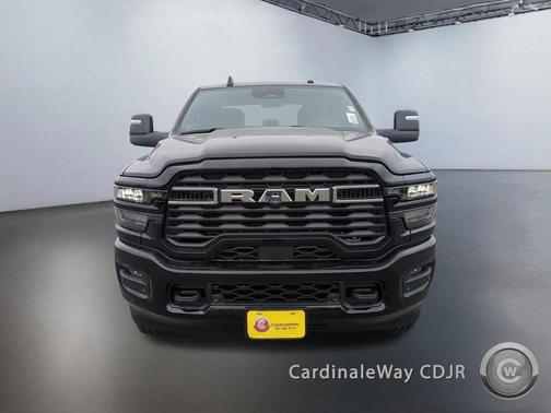 Diamond Black Crystal Pearlcoat 2026 RAM 2500 Big Horn Crew Cab 4x4 6'4' Box