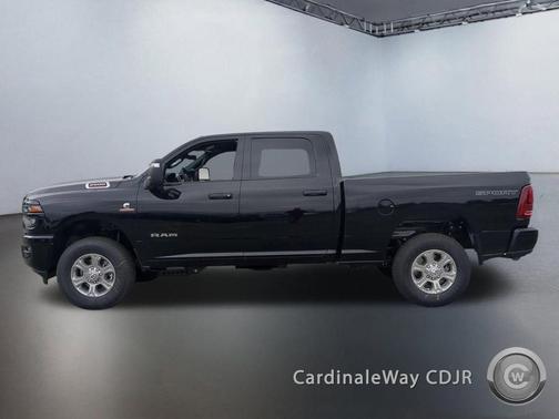 Diamond Black Crystal Pearlcoat 2026 RAM 2500 Big Horn Crew Cab 4x4 6'4' Box