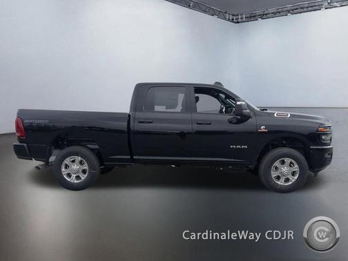 Diamond Black Crystal Pearlcoat 2026 RAM 2500 Big Horn Crew Cab 4x4 6'4' Box