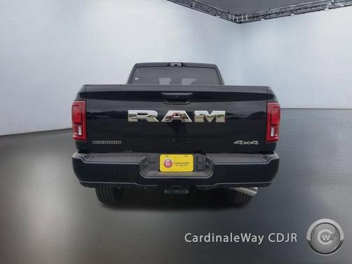 Diamond Black Crystal Pearlcoat 2026 RAM 2500 Big Horn Crew Cab 4x4 6'4' Box