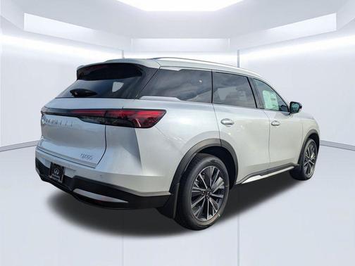 Radiant White 2026 INFINITI QX60 LUXE FWD