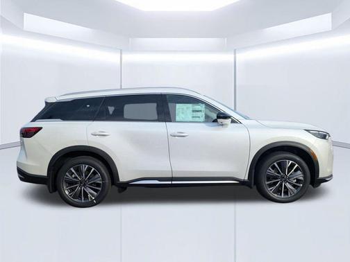 Radiant White 2026 INFINITI QX60 LUXE FWD