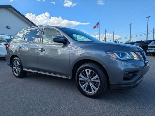 2019 Nissan Pathfinder SV