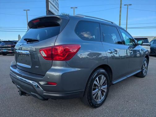 2019 Nissan Pathfinder SV