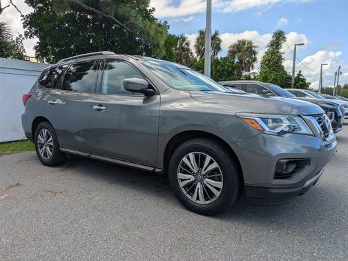2019 Nissan Pathfinder SV