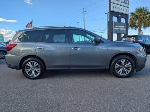 2019 Nissan Pathfinder SV