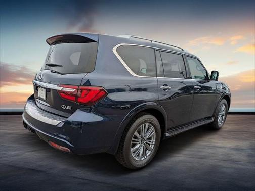 2022 INFINITI QX80 Luxe