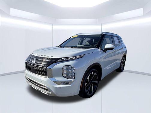 White Diamond 2024 Mitsubishi Outlander SEL