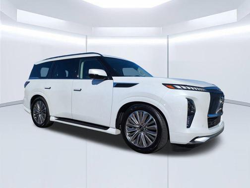 2025 INFINITI QX80 Luxe