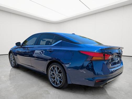 2023 Nissan Altima SR VC-Turbo FWD