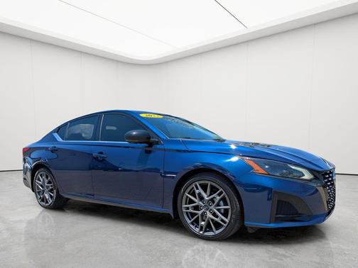 2023 Nissan Altima SR VC-Turbo FWD