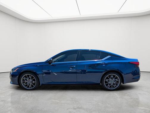 2023 Nissan Altima SR VC-Turbo FWD