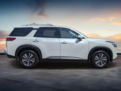 2024 Nissan Pathfinder SL FWD