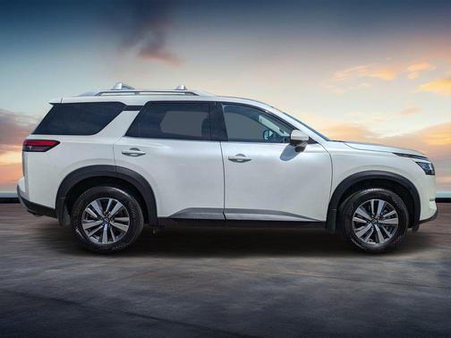 2024 Nissan Pathfinder SL FWD