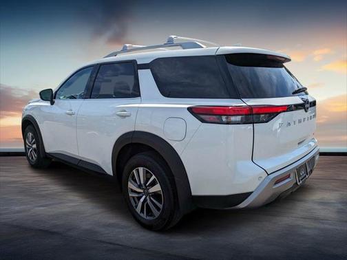 2024 Nissan Pathfinder SL FWD