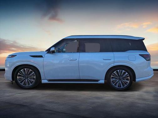 2025 INFINITI QX80 Luxe