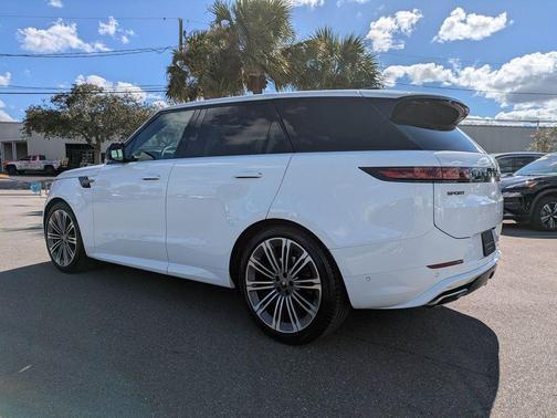 2024 Land Rover Range Rover Sport SE