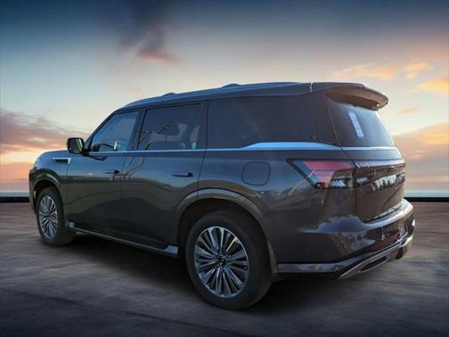 2025 INFINITI QX80 Luxe