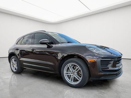 2022 Porsche Macan Base