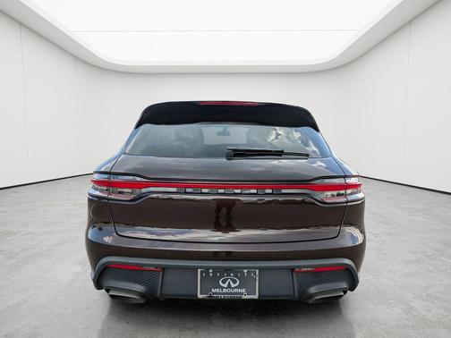 2022 Porsche Macan Base