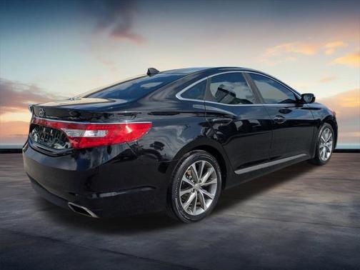 2017 Hyundai Azera Base