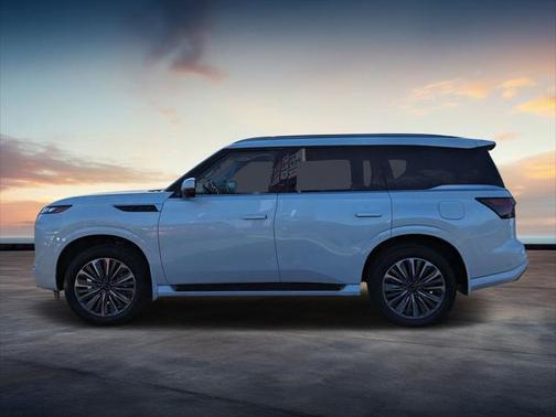2025 INFINITI QX80 Luxe