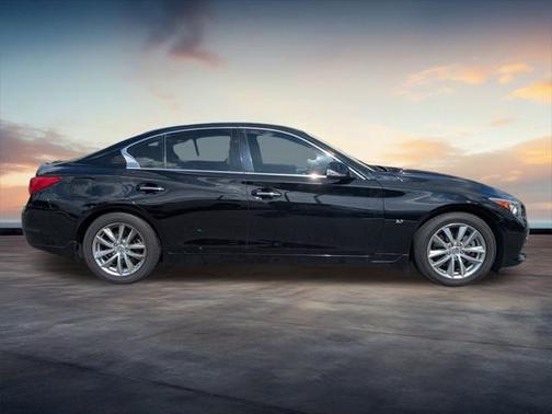 2015 INFINITI Q50 Premium