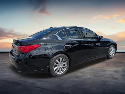 2015 INFINITI Q50 Premium