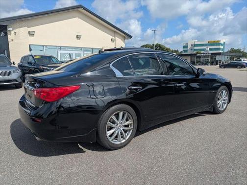 2015 INFINITI Q50 Premium