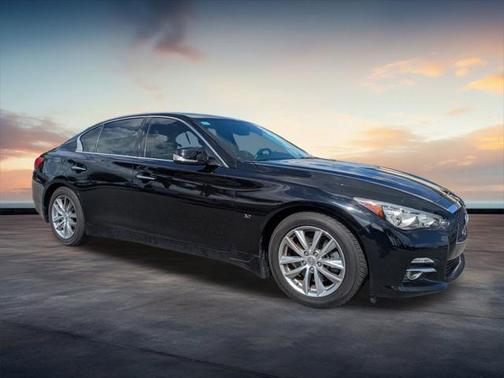 2015 INFINITI Q50 Premium