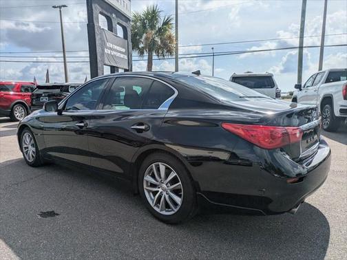 2015 INFINITI Q50 Premium