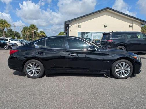 2015 INFINITI Q50 Premium