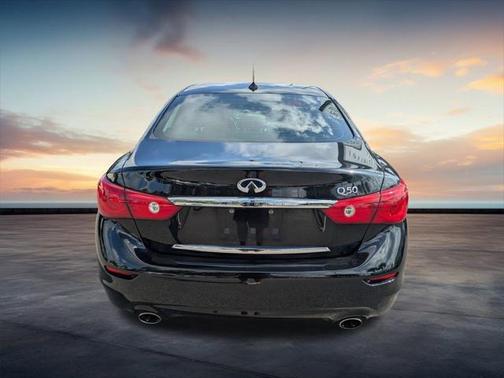2015 INFINITI Q50 Premium