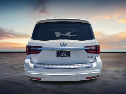 2021 INFINITI QX80 Luxe