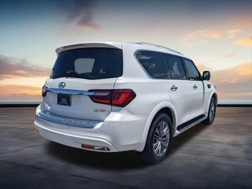 2021 INFINITI QX80 Luxe
