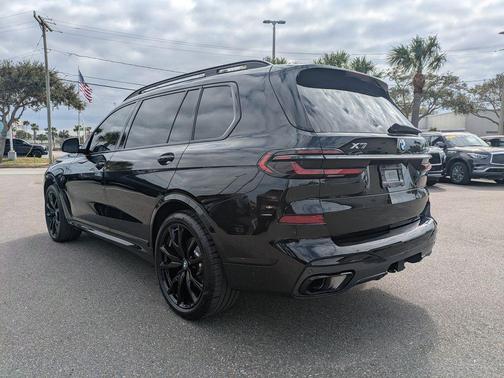 2025 BMW X7 xDrive40i