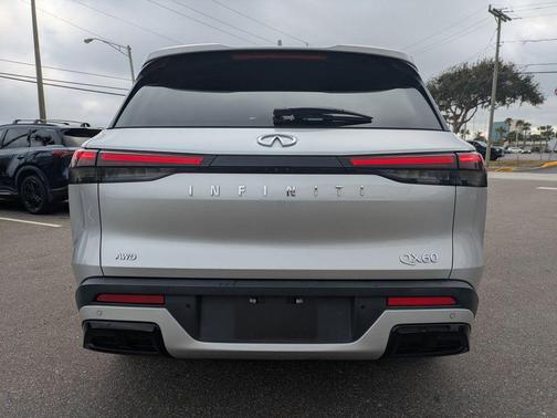 2023 INFINITI QX60 Pure