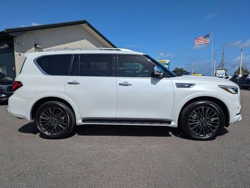 2024 INFINITI QX80 SENSORY AWD