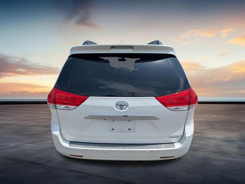 2011 Toyota Sienna XLE