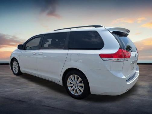 2011 Toyota Sienna XLE