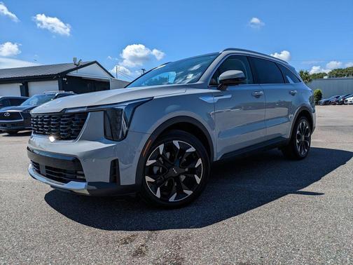 Wolf Gray 2024 Kia Sorento SX